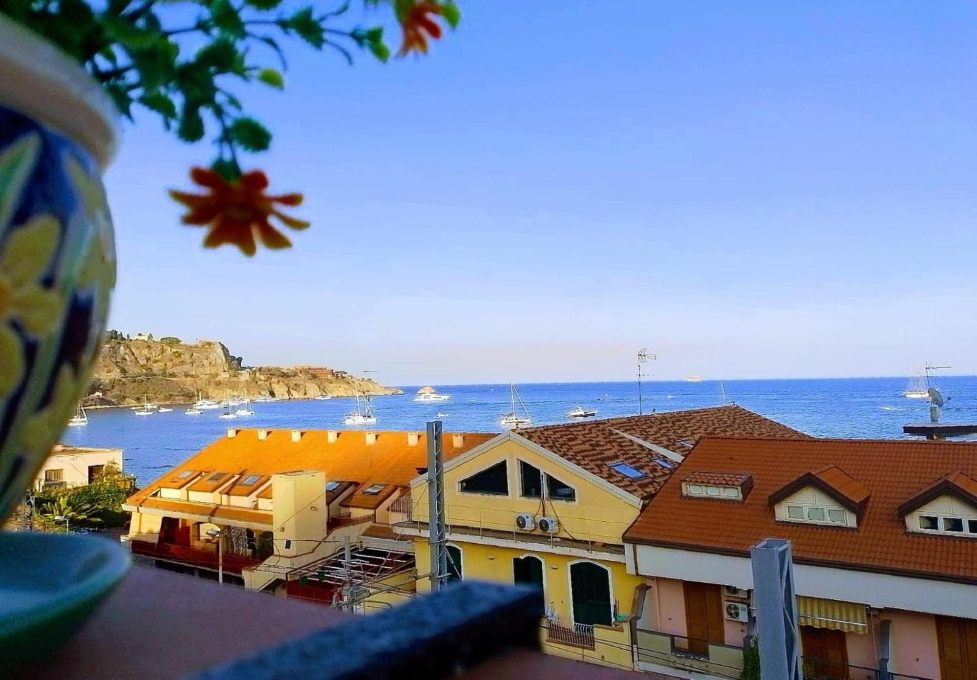Hotel Cundari *